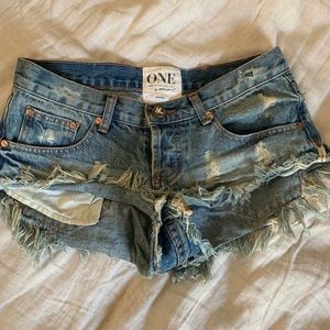 One Teaspoon denim Bonitas shorts size 25 button fly